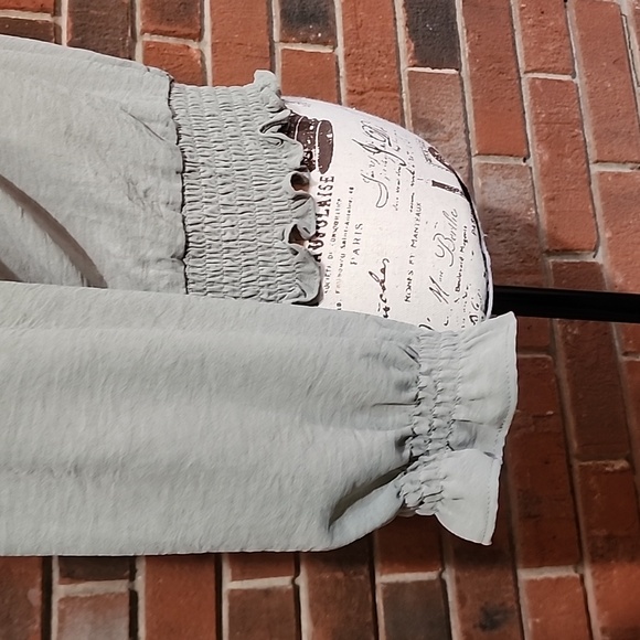 Maurices NWT size medium sage green top - Picture 7 of 7